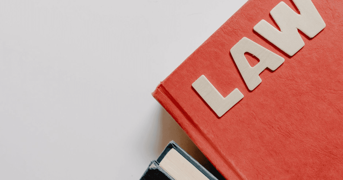 Common Law vs Drept Civil — Două Sisteme Juridice, Două Lumi Diferite