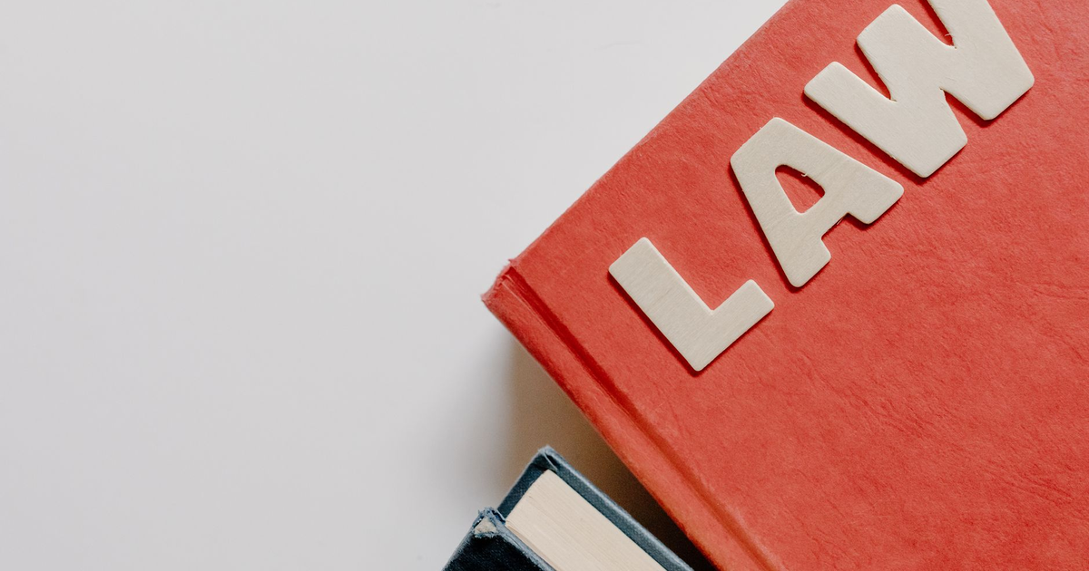 Common Law vs Drept Civil — Două Sisteme Juridice, Două Lumi Diferite