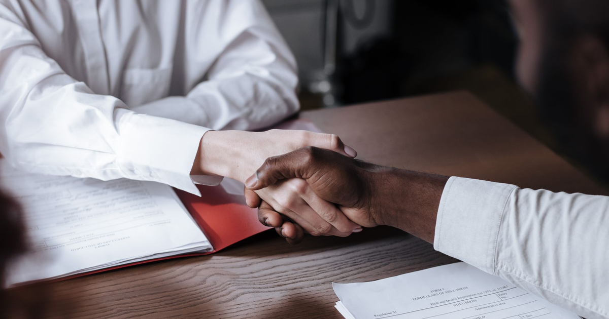 Contractul e Valid prin Acord, Nu prin Ștampilă — Ce Trebuie să Știi